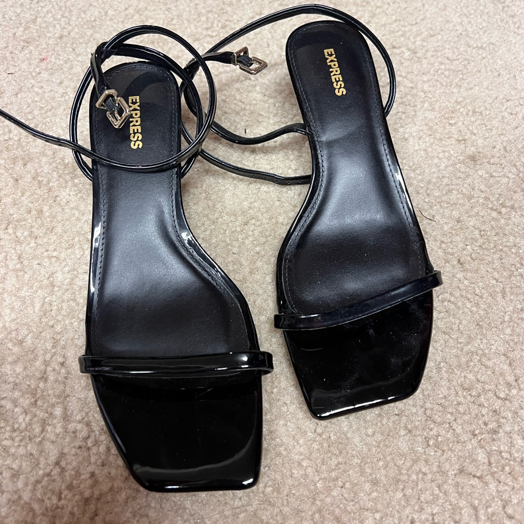 Tiny Heels!